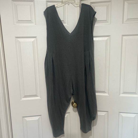 Free People Pants - Free People gray Jumpsuit Beach Sleeveless Oversized Summer Casual pockets Sz M